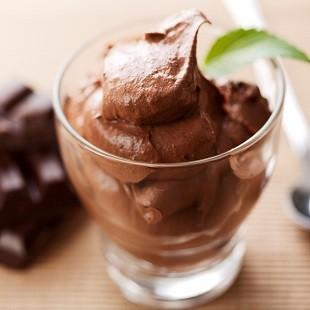 Alimentação saborosa e saudável: mousse de chocolate