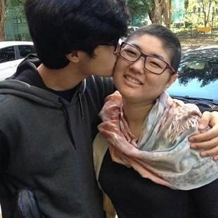 Para sobreviver ao câncer, mãe recebe medula do filho